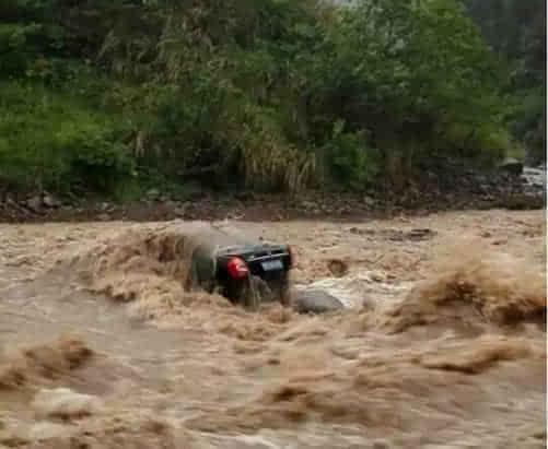 深圳爆料山洪案件视频,视频记录惊险救援瞬间